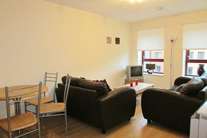 2 Bedroom Flat To Rent In Bed Furnished At Albion Gate, Glasgow, G1