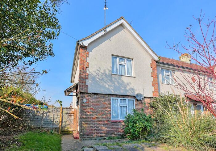 2 Bedroom House To Rent In Westfield Road, Harpenden, Hertfordshire, AL5