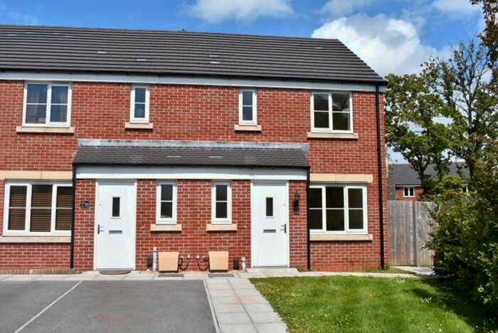 3 Bedroom Semi-Detached House To Rent In Beauchamp Walk, Gorseinon, SA4