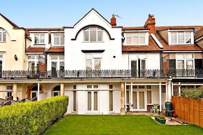 2 Bedroom Flat To Rent In Uphill Road North, BS23