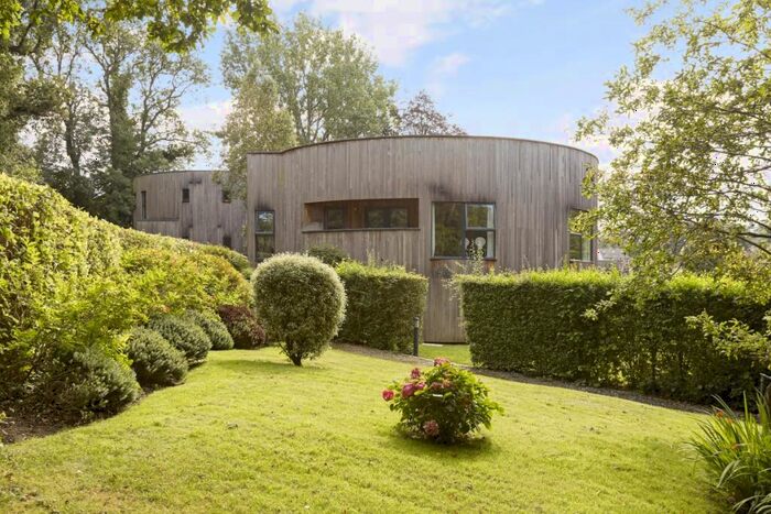 2 Bedroom Apartment To Rent In Timpani Hill Warlingham, CR6