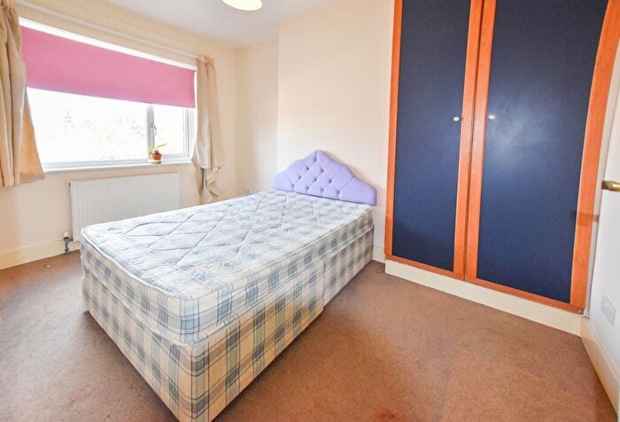 1 Bedroom Apartment To Rent In Bywood Avenue, Croydon, CR0