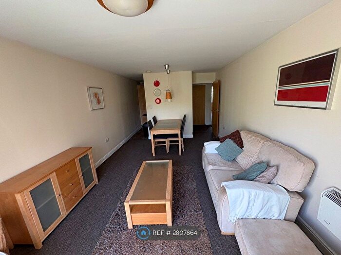 2 Bedroom Flat To Rent In Faraday Road, Guildford, GU1