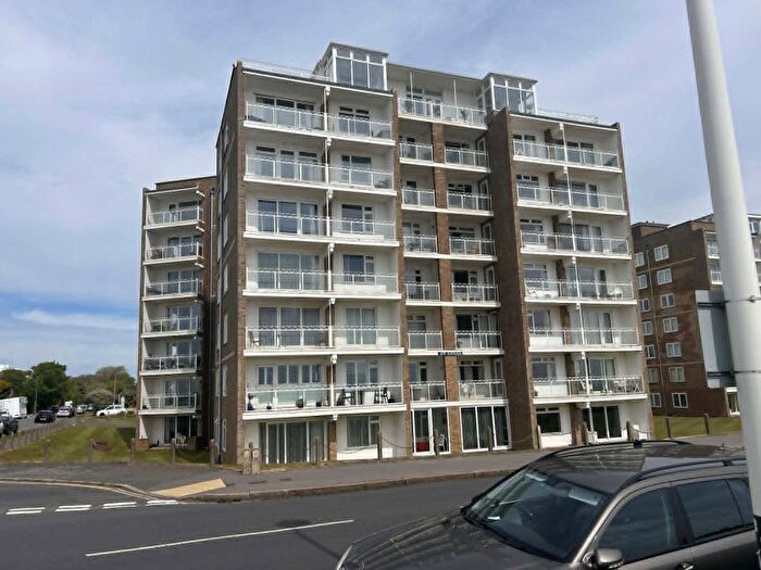 2 Bedroom Flat To Rent In West Parade, Bexhill On Sea, TN39