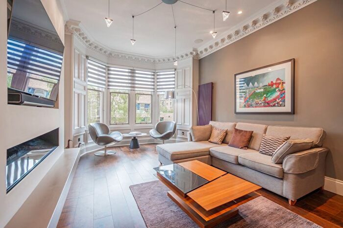 2 Bedroom Flat For Sale In Lauderdale Street, Marchmont, EH9