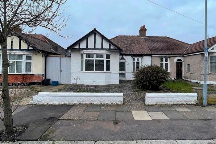 3 Bedroom Bungalow To Rent In Kelston Road, Ilford, IG6