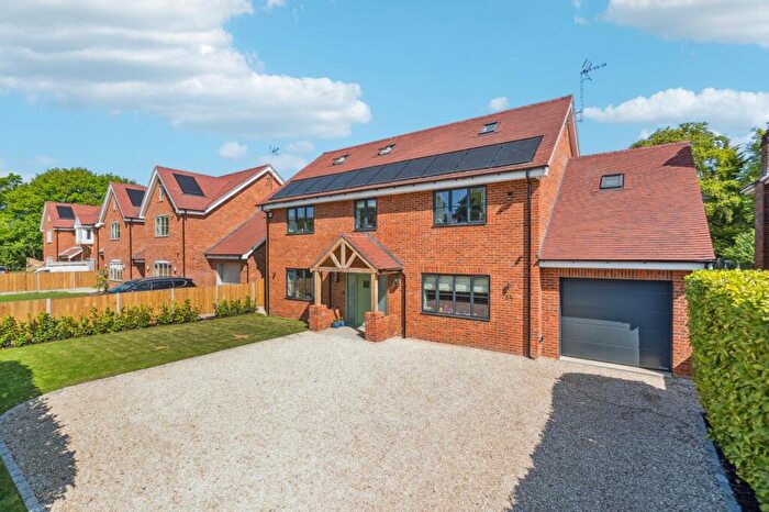 6 Bedroom Detached House For Sale In Wood End Close, Farnham Common, SL2