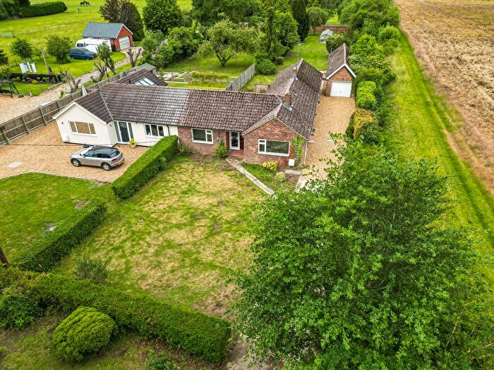 4 Bedroom Semi-Detached Bungalow For Sale In Button End, Harston, CB22