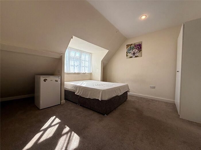 Studio To Rent In The Market Place, Falloden Way, London, NW11