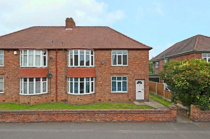 2 Bedroom Flat To Rent In Malvern Avenue, Boroughbridge Road, York, YO26