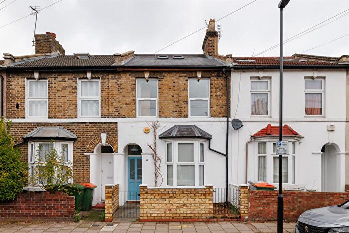 4 Bedroom Terraced House For Sale In Henniker Road, Stratford, E15