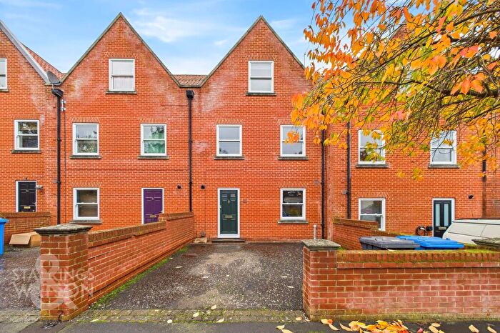 4 Bedroom Town House For Sale In Stanley Avenue, Thorpe St Andrew, Norwich, NR7