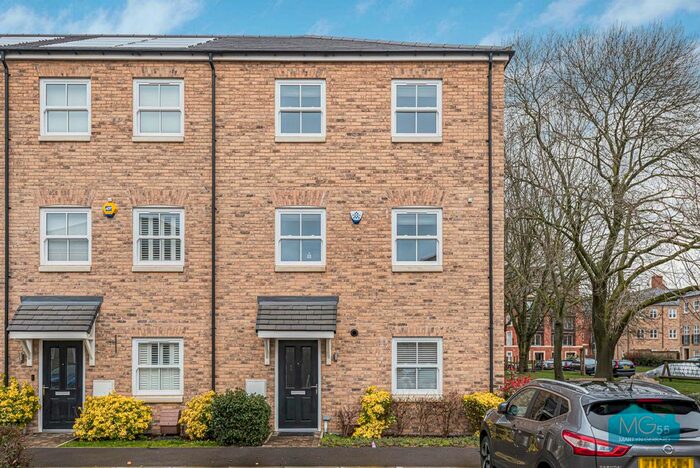 4 Bedroom End Of Terrace House To Rent In Toye Avenue, Whetstone, London, N20