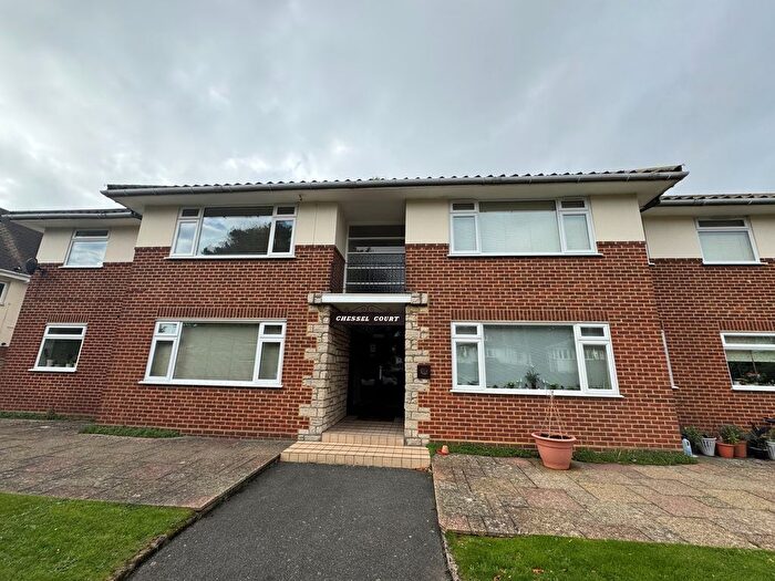 2 Bedroom Flat To Rent In Chessel Avenue, Bournemouth, BH5