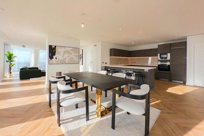 3 Bedroom Flat To Rent In Chester Road, Deansgate, Manchester, Greater Manchester, M15