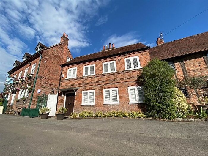 3 Bedroom Cottage To Rent In Village Road, Denham Village, UB9