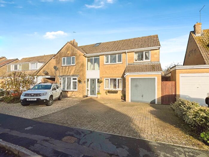 5 Bedroom Detached House For Sale In Sutton Park, Blunsdon, Swindon, SN26