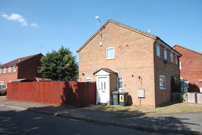 2 Bedroom Semi-Detached House To Rent In Peregrine Road, Luton, LU4