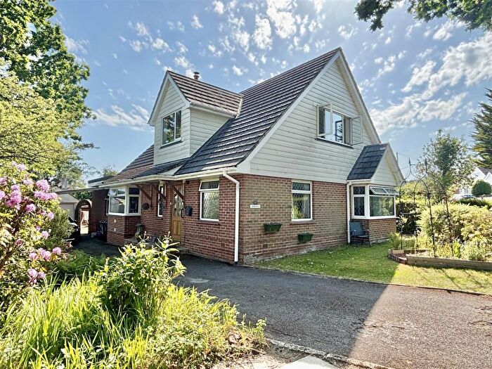 4 Bedroom Chalet For Sale In Gwenlyn Road, Upton, BH16
