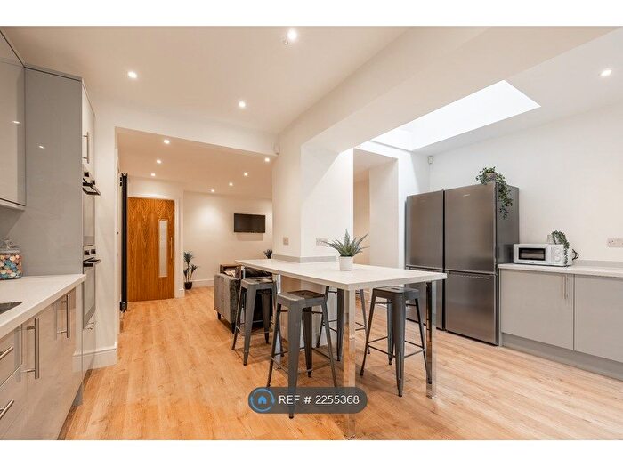 7 Bedroom Terraced House To Rent In Whitham Road, Sheffield, S10