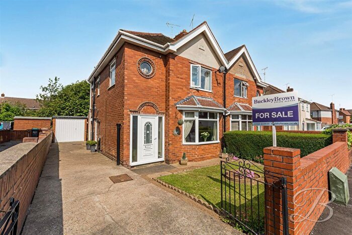 3 Bedroom Semi Detached House For Sale In Balmoral Drive, Mansfield, NG19