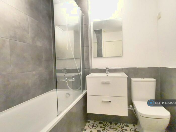 1 Bedroom Flat To Rent In St. Arvans Close, Croydon, CR0