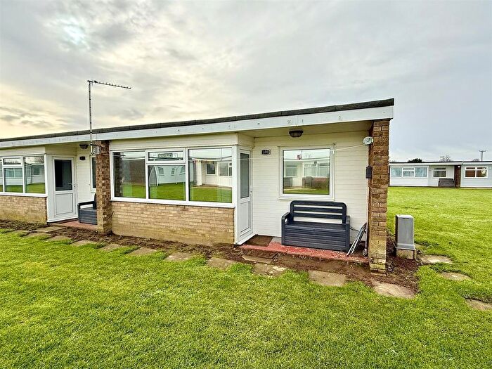 2 Bedroom Chalet For Sale In California Road, California, NR29