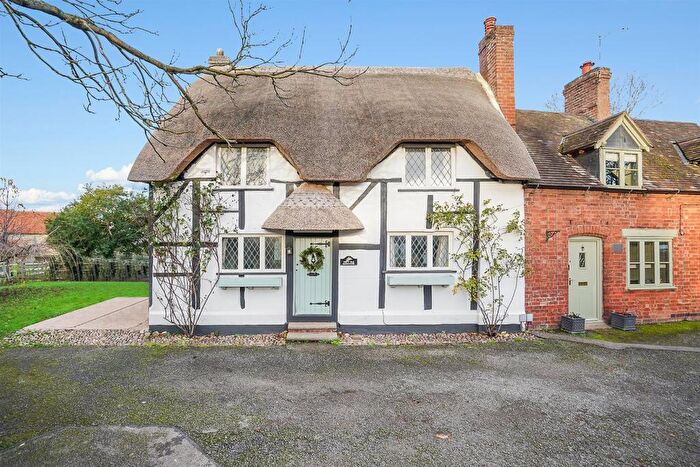 6 Bedroom House For Sale In School Lane, Hunningham, Leamington Spa, CV33