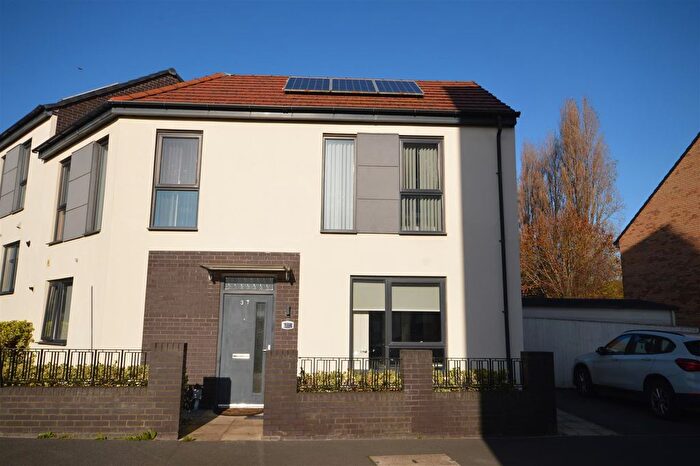 3 Bedroom Detached House For Sale In Kestrel Way, South Elmsall, Pontefract, WF9