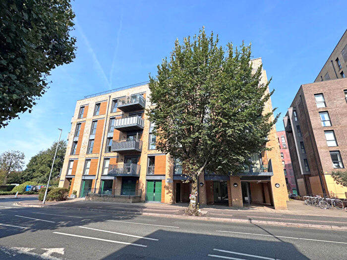 3 Bedroom Flat For Sale In Davigdor Road, Hove, Brighton & Hove, BN3