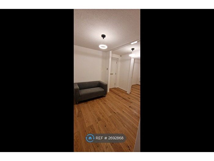 3 Bedroom Flat To Rent In Bakers Hill, London, E5