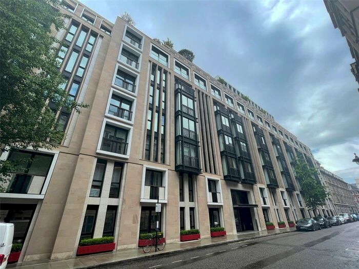 1 Bedroom Flat To Rent In Lincoln Square, Portugal Street, Holborn, WC2A