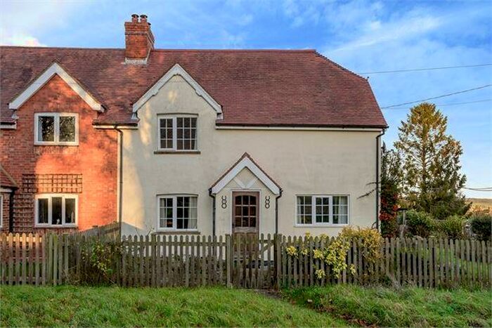 4 Bedroom Semi-Detached House For Sale In The Close, Ashendon, Buckinghamshire., HP18