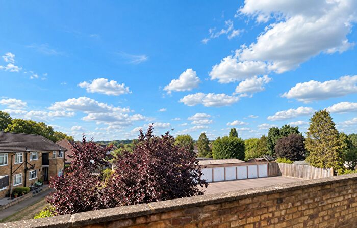 3 Bedroom Maisonette For Sale In Woodfield Lane, Ashtead, KT21
