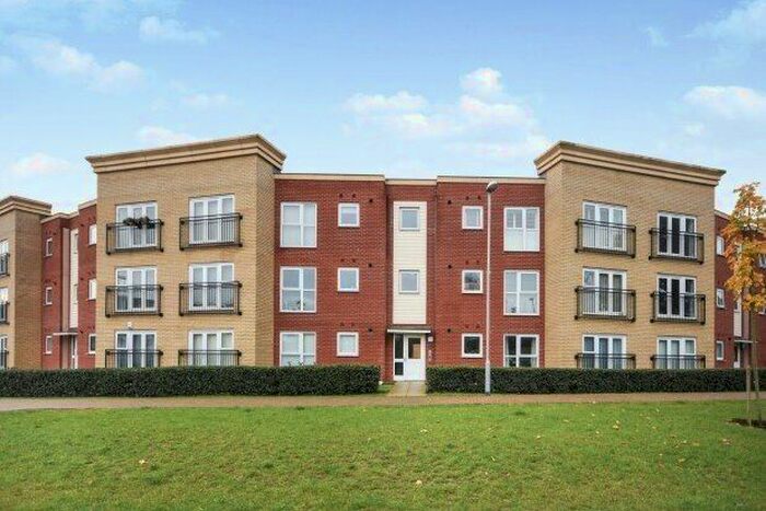 2 Bedroom Flat To Rent In Broadhurst Place, Basildon, SS14