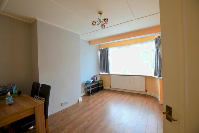 2 Bedroom Maisonette To Rent In Northcroft, Slough, SL2