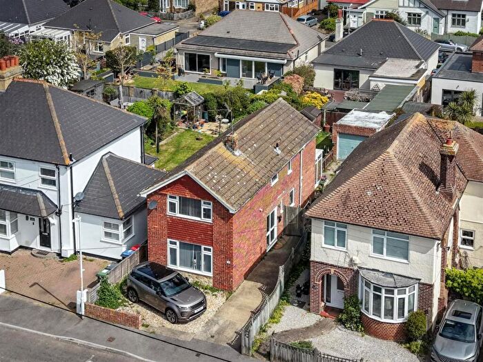 3 Bedroom Detached House For Sale In Hillview Road, Whitstable, CT5