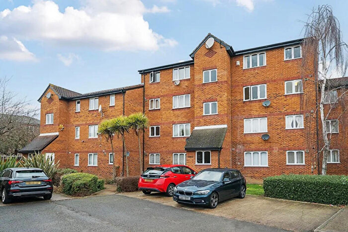 1 Bedroom Apartment For Sale In John Silkin Lane, London, SE8