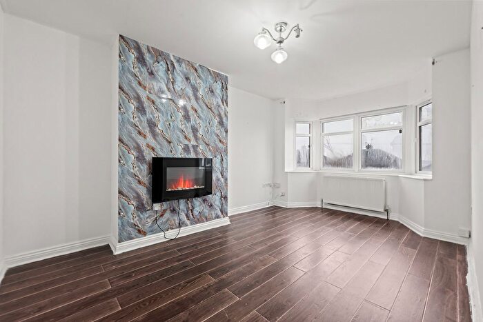 3 Bedroom Semi-detached House For Sale In Beacon Road, Sheffield, S9