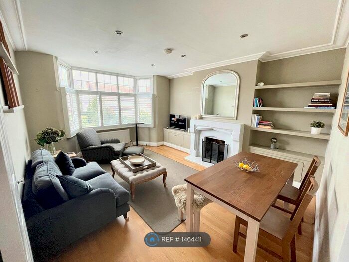 3 Bedroom Maisonette To Rent In Lyndhurst Avenue, London, NW7