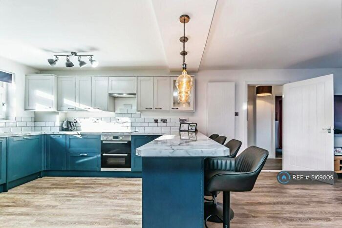 2 Bedroom Maisonette To Rent In Cotelands, Croydon, CR0