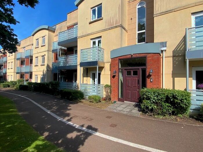 2 Bedroom Flat For Sale In Heraldry Walk, Exeter, EX2