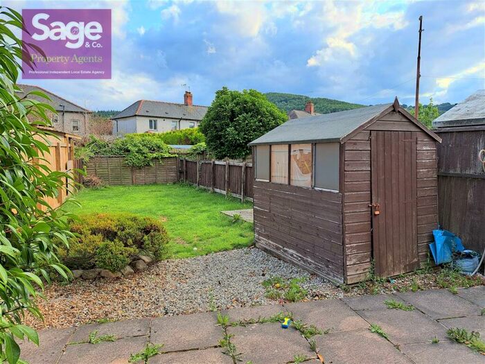3 Bedroom End Of Terrace House For Sale In Ty Isaf Park Avenue, Risca, NP11