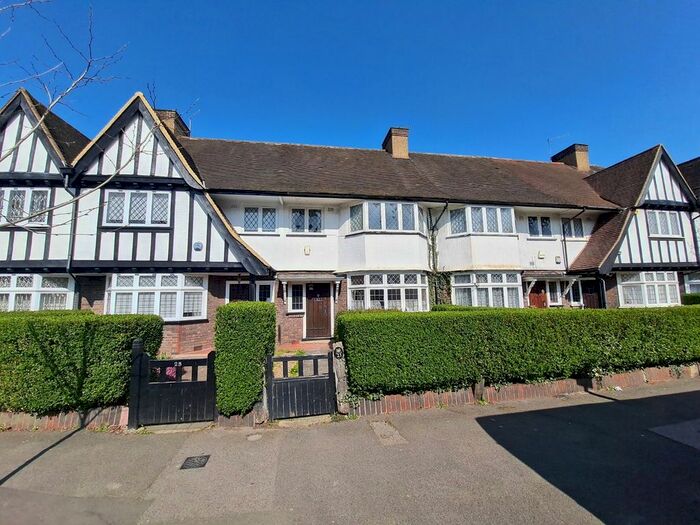 4 Bedroom Terraced House To Rent In Queens Drive, London, Greater London, W3