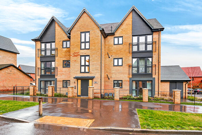 1 Bedroom Flat For Sale In Buckler Ride, Crowthorne, RG45