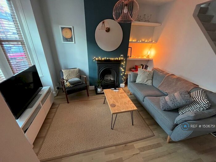 2 Bedroom Terraced House To Rent In Belmont Road, Reading, RG30