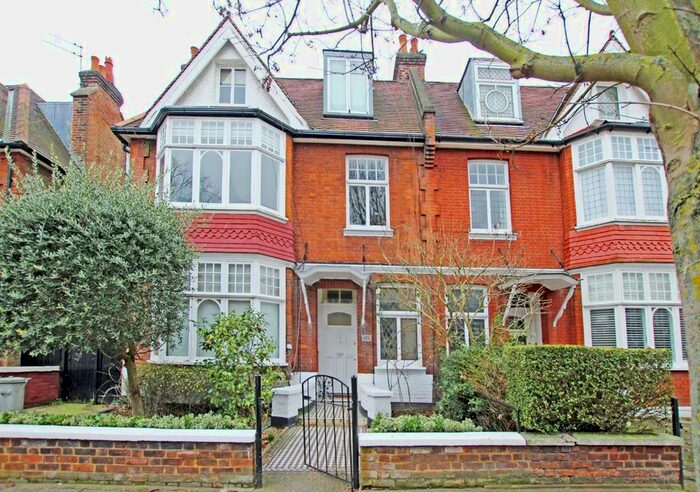 2 Bedroom Flat To Rent In Hartswood Road, London, W12