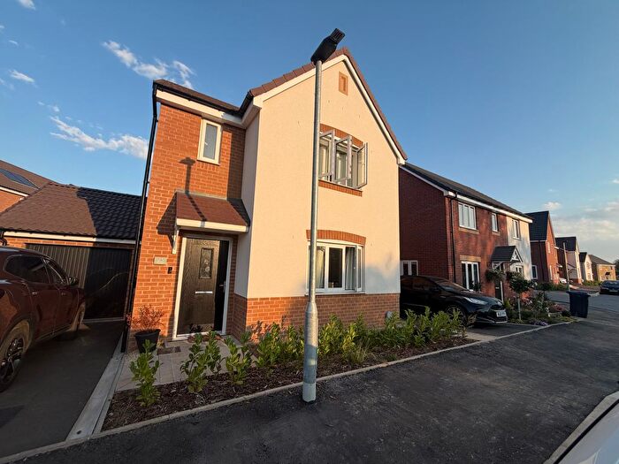 3 Bedroom Detached House For Sale In Milestones Avenue, Trowbridge, BA14