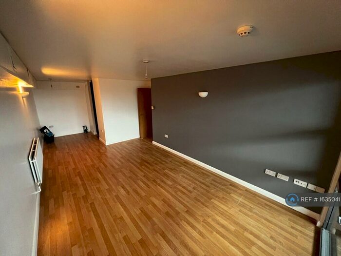 2 Bedroom Flat To Rent In Parkspring Court, Erith, DA8