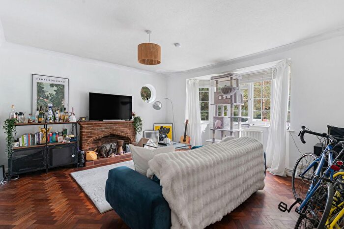 2 Bedroom Flat For Sale In Durham Road, Bromley, BR2